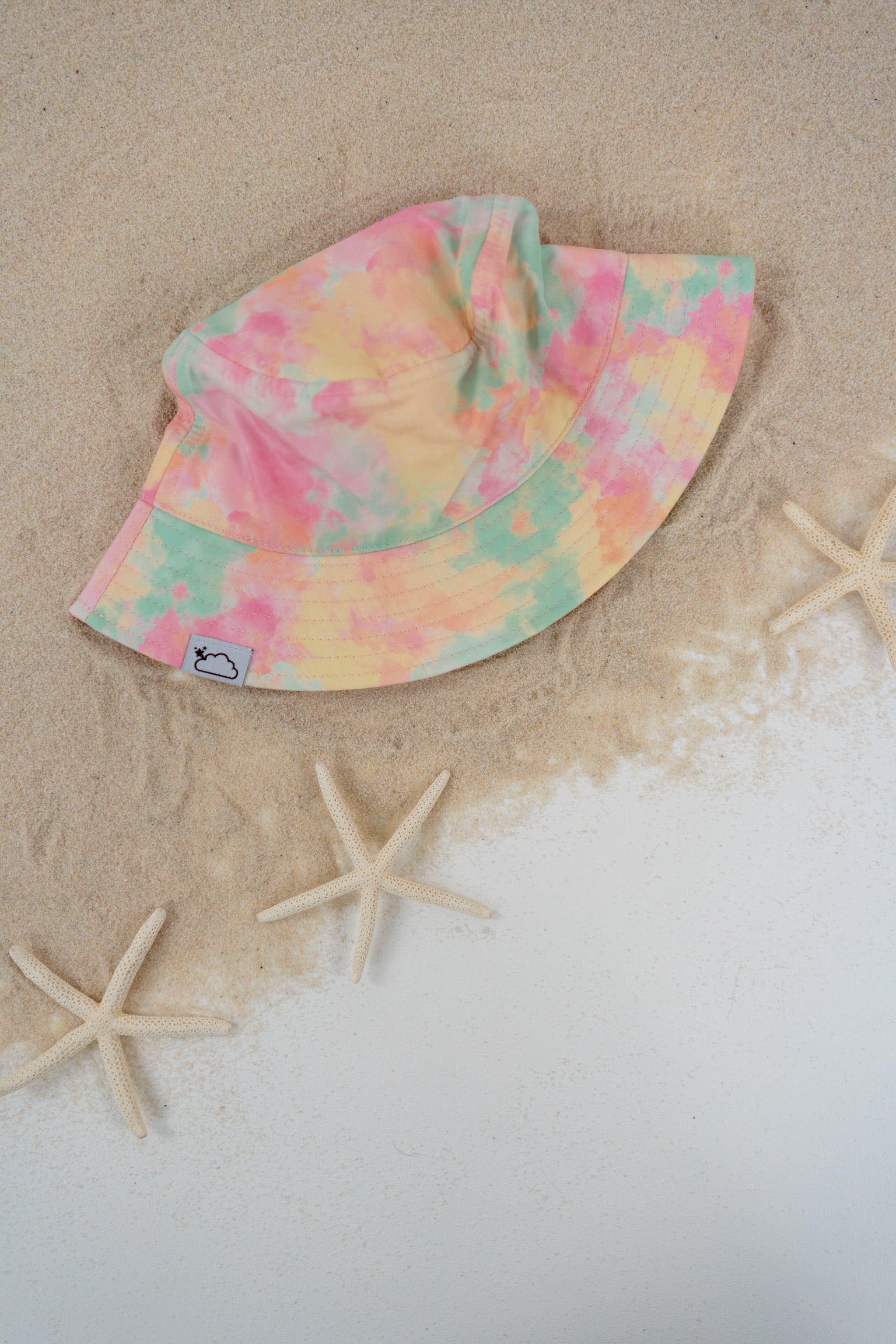 RAINBOW CLOUDS DREAM BUCKET HAT