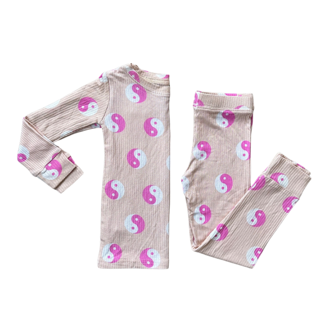 Takes Two to Tao | Set