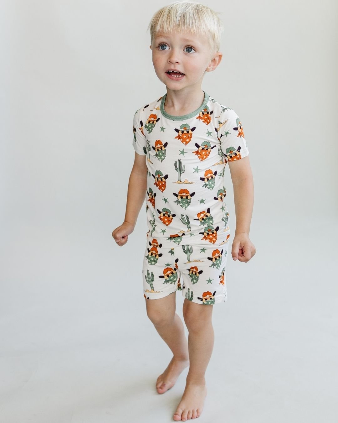 bamboo-two-piece-shorts-set-smiley-cowboy-581496.jpg