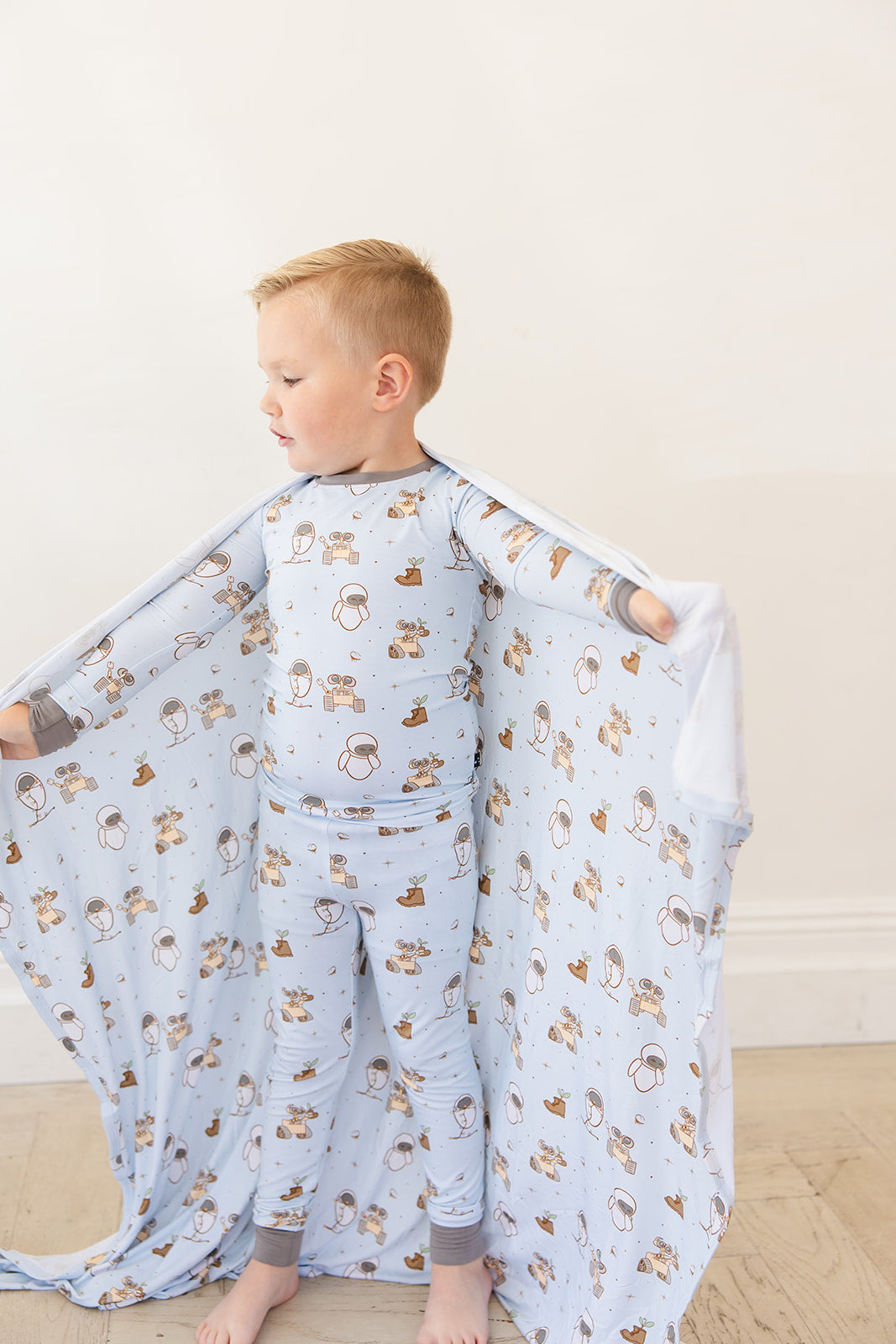 Trash Planet - Lightweight Blanket