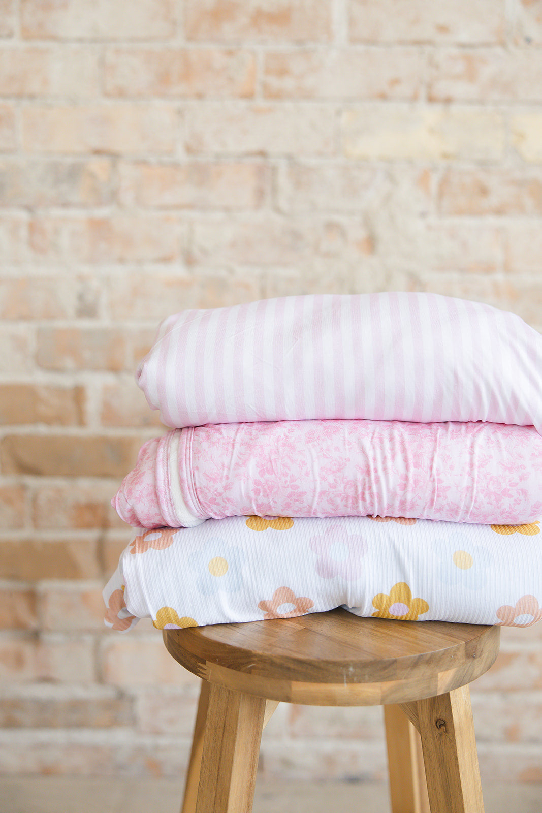Daizzzy (ribbed) - Plush Blanket