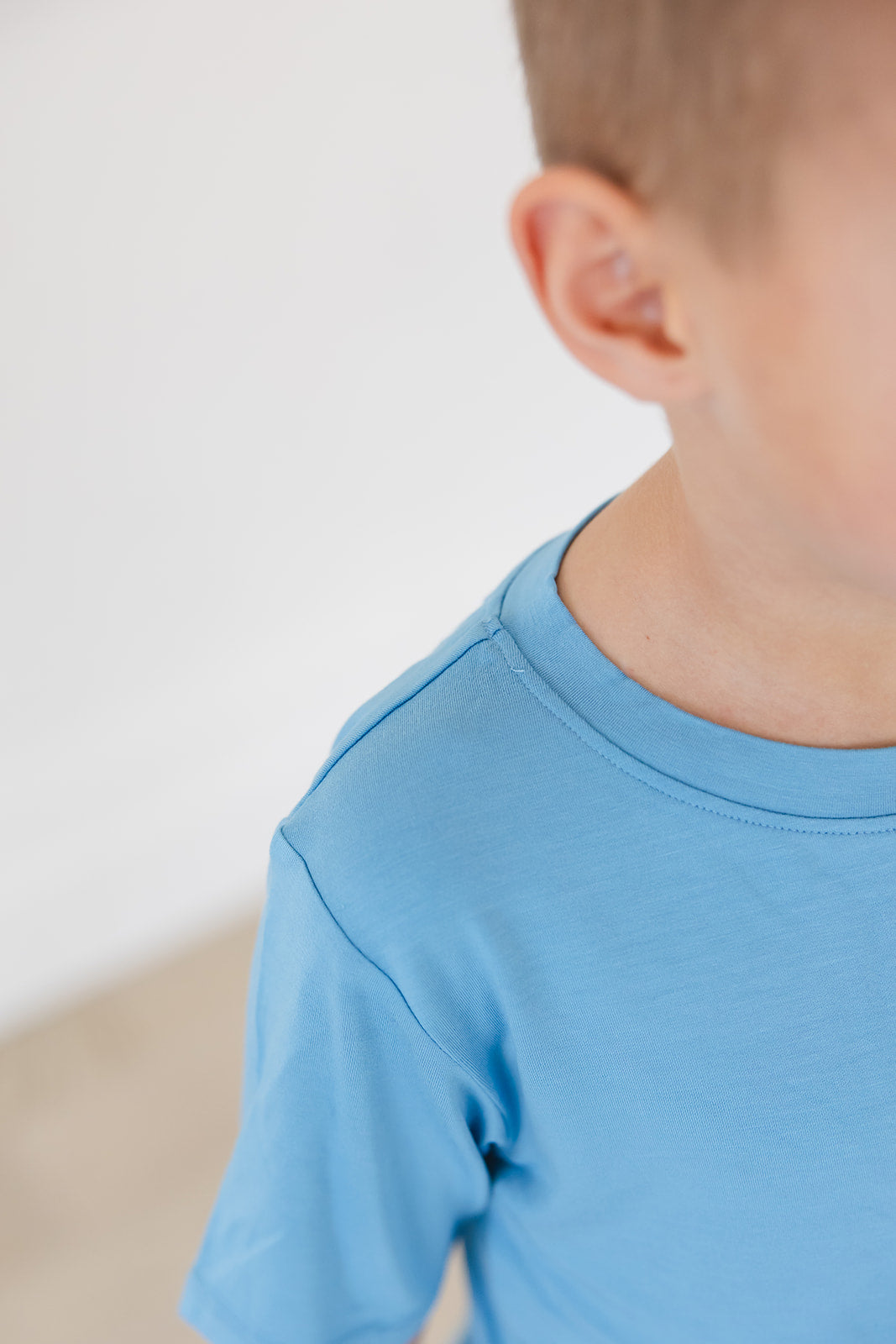 (SOLID) Paradise Falls - Everyday Tee