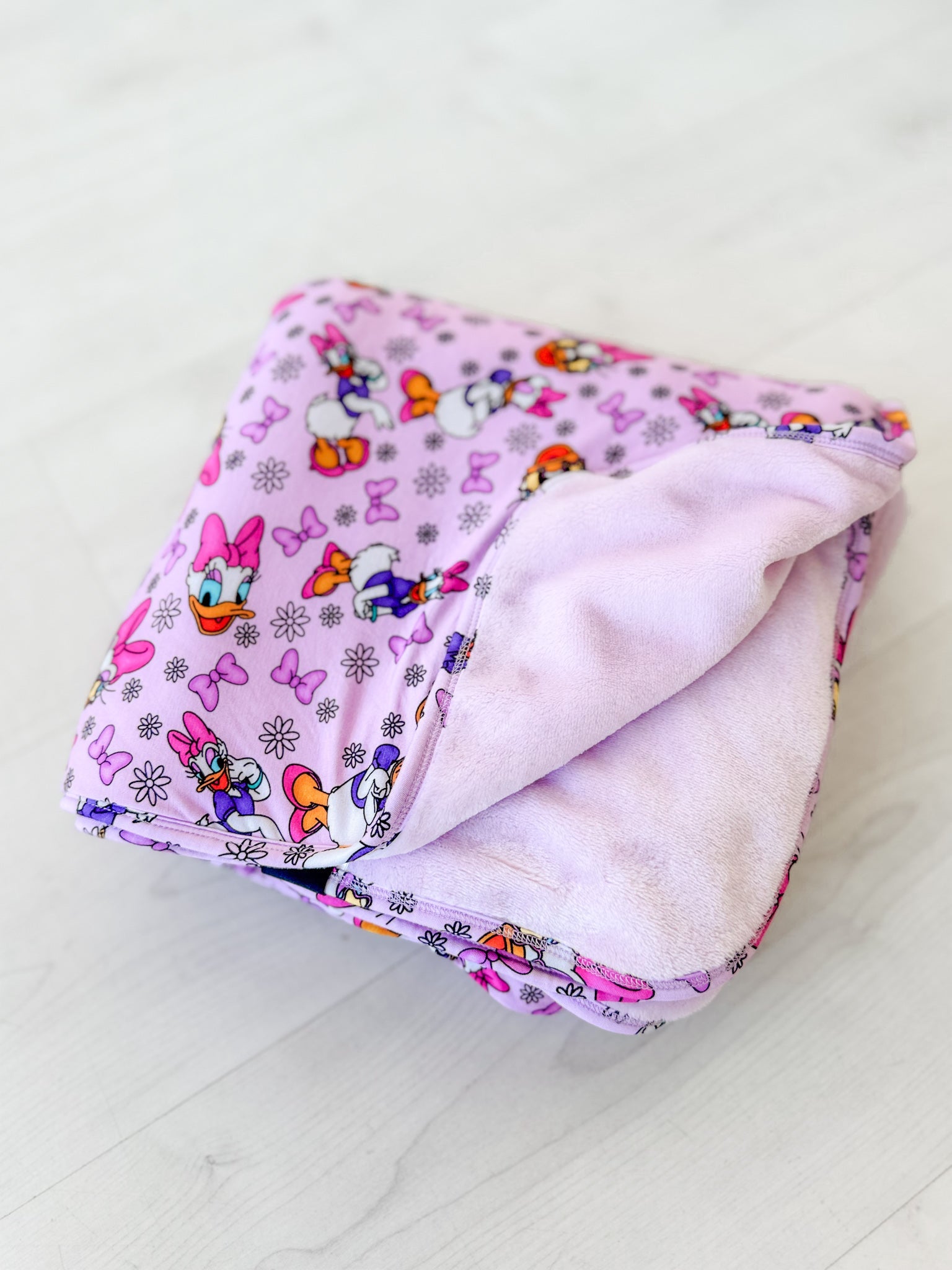 Daisy: Velvet Plush Blanket