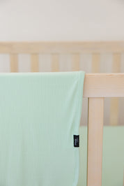 (SOLID, ribbed) Lion Around - Lightweight Blanket