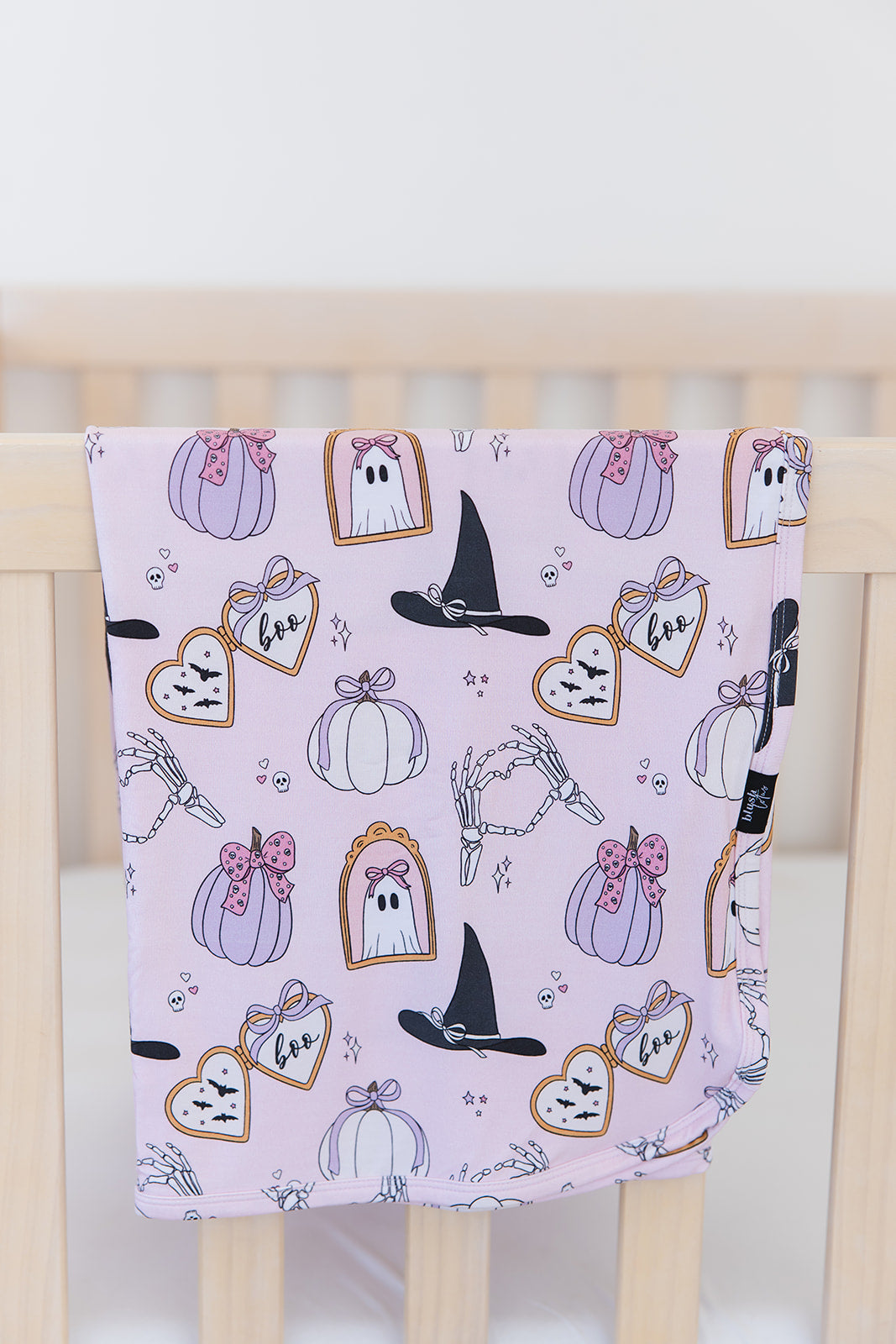 Bows & Boos - Lightweight Blanket