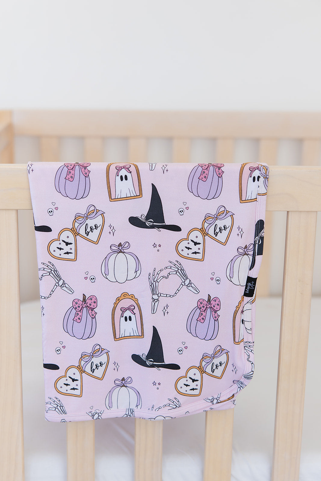 Bows & Boos - Lightweight Blanket