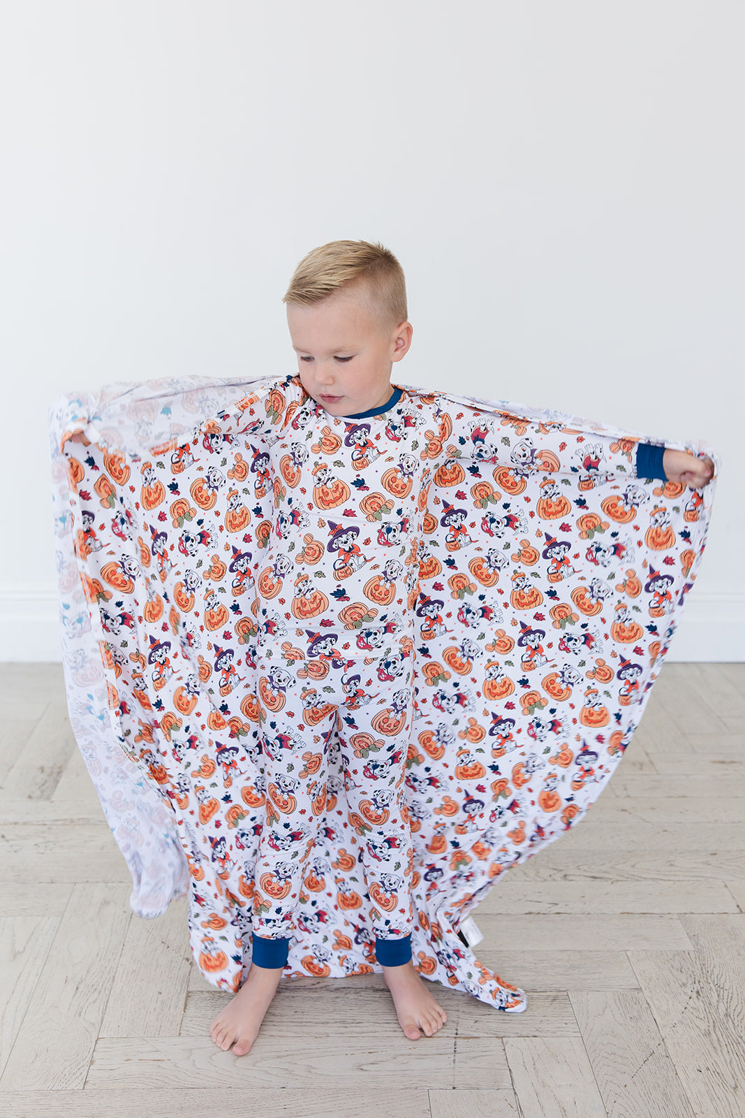 HOWL-O-WEEN- Set