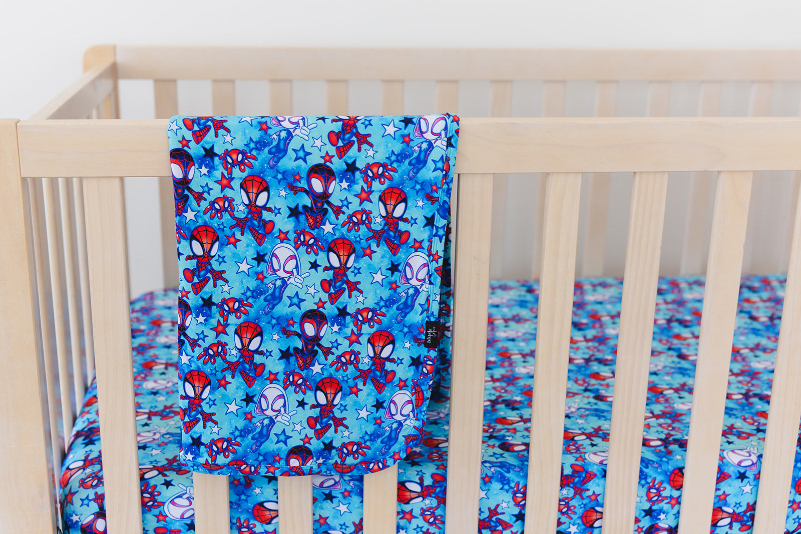 Web Rush - Lightweight Blanket