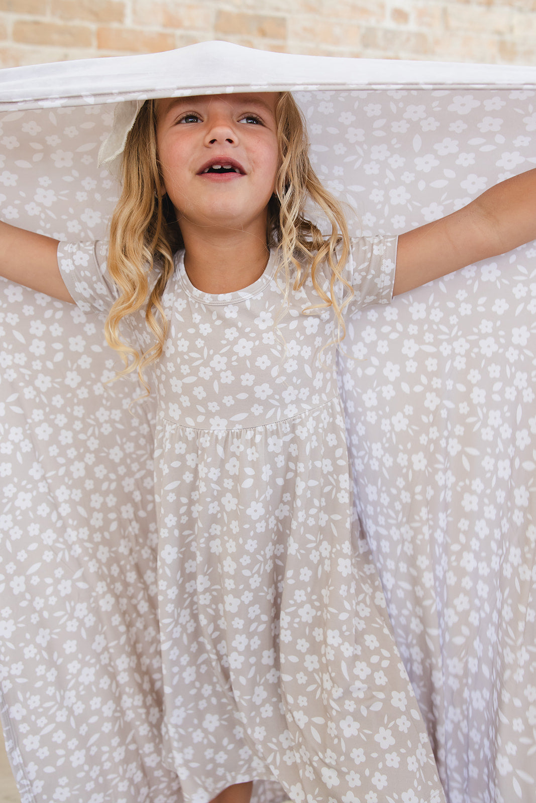 Calista - Lightweight Blanket