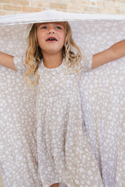 Calista - Lightweight Blanket