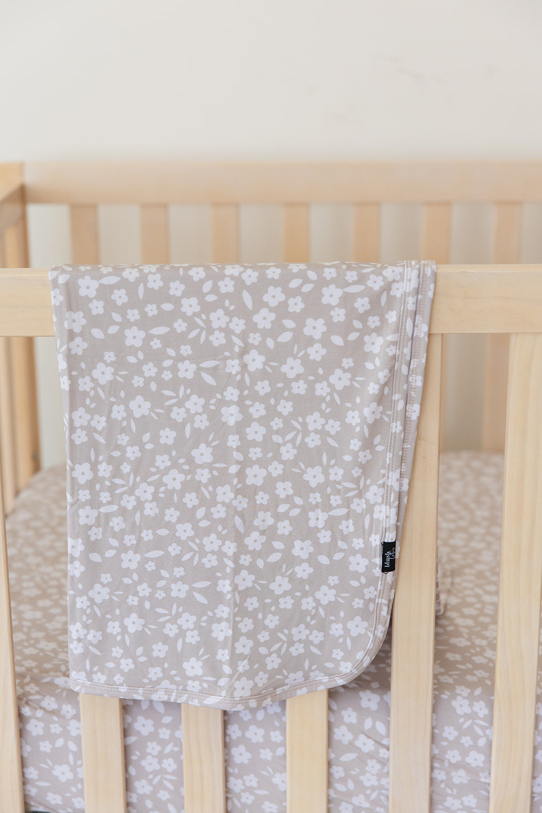 Calista - Lightweight Blanket