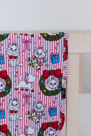 Wreath & Whiskers - Lightweight Blanket