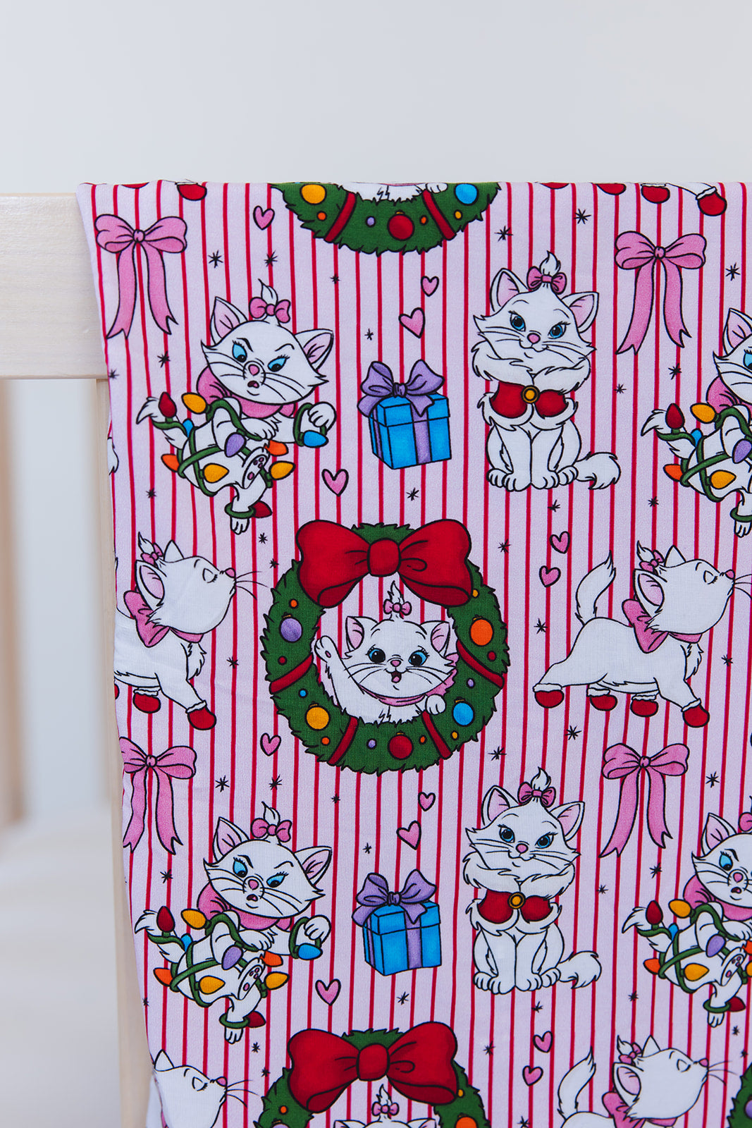 Wreath & Whiskers - Lightweight Blanket
