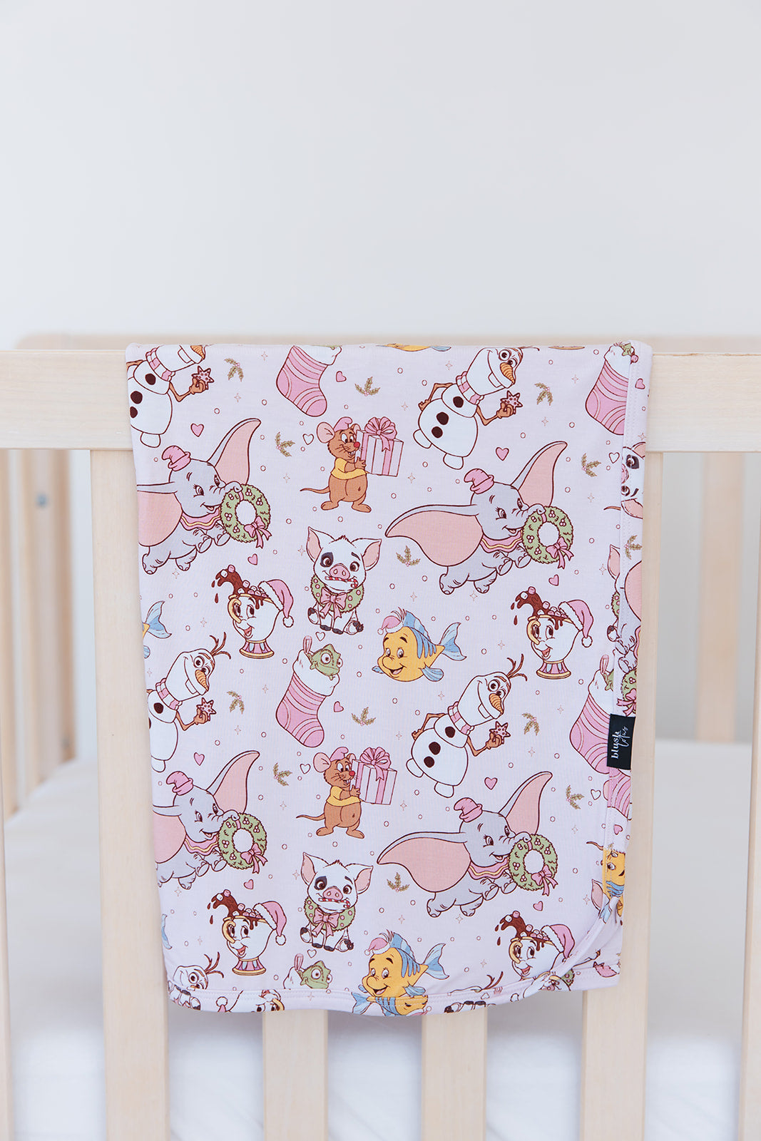 Mistletoe Magic - Lightweight Blanket