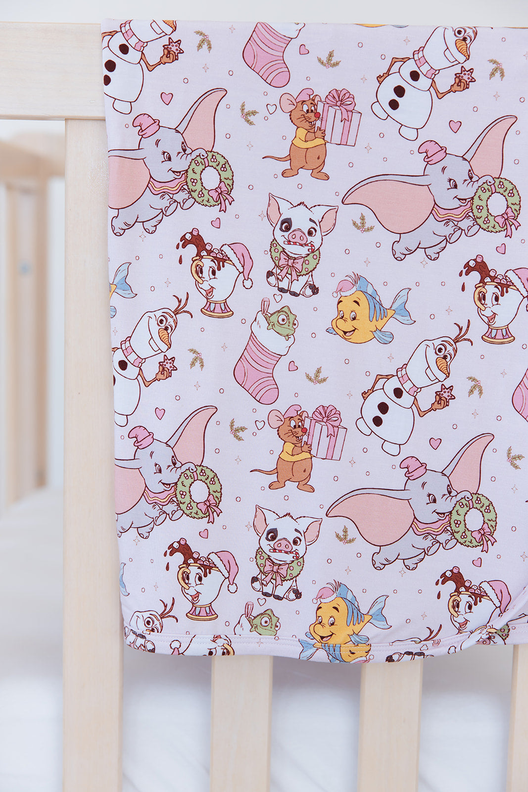 Mistletoe Magic - Lightweight Blanket