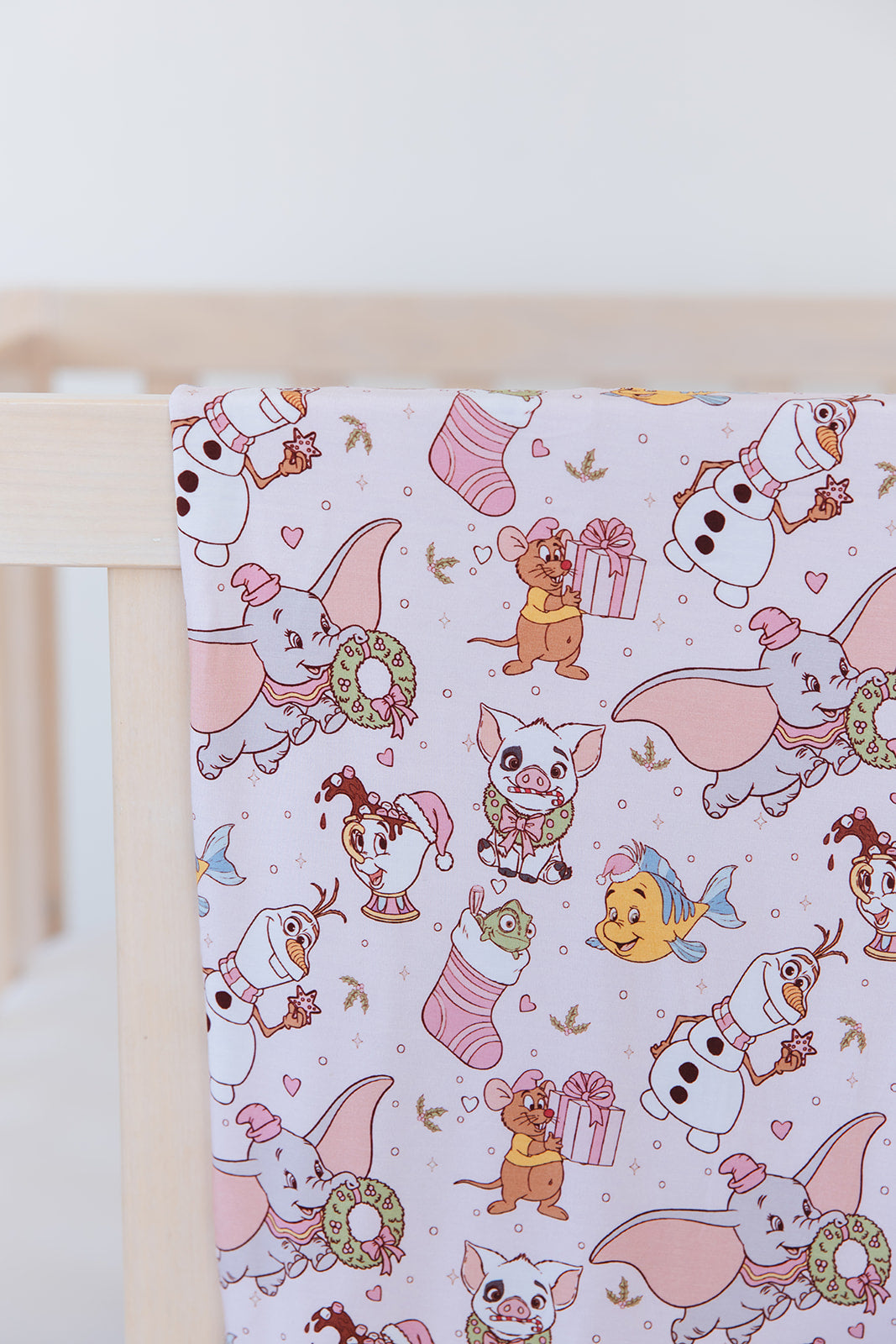 Mistletoe Magic - Lightweight Blanket