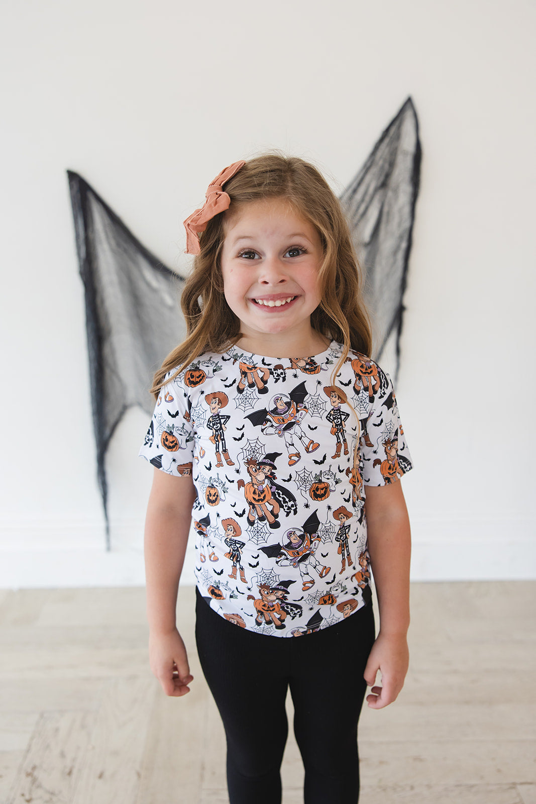 Howdy Boo - Everyday Tee
