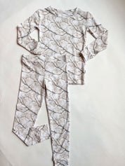 Whiteout: 2 Piece Set