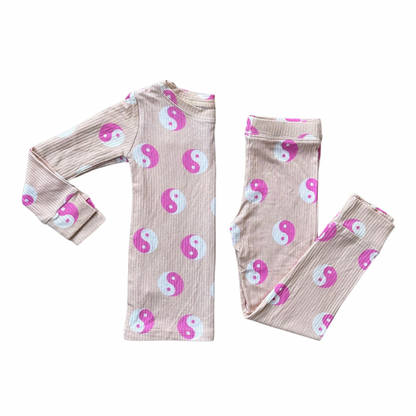 Takes Two to Tao | Set