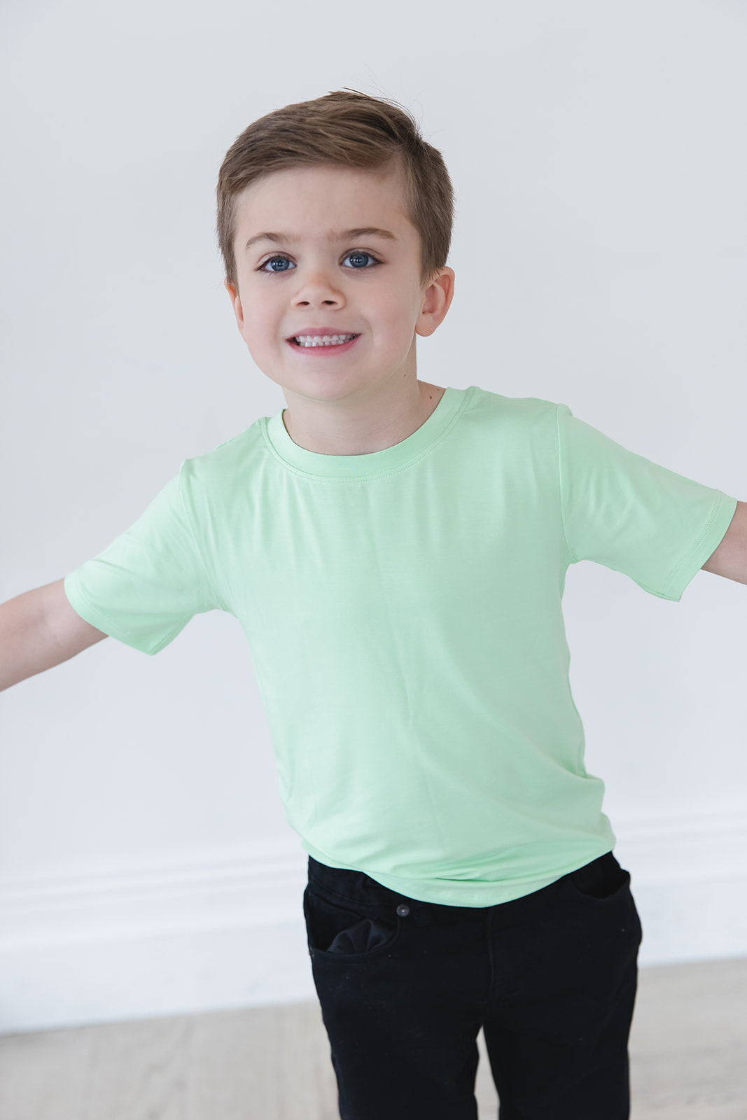 (SOLID) Buzz - Everyday Tee