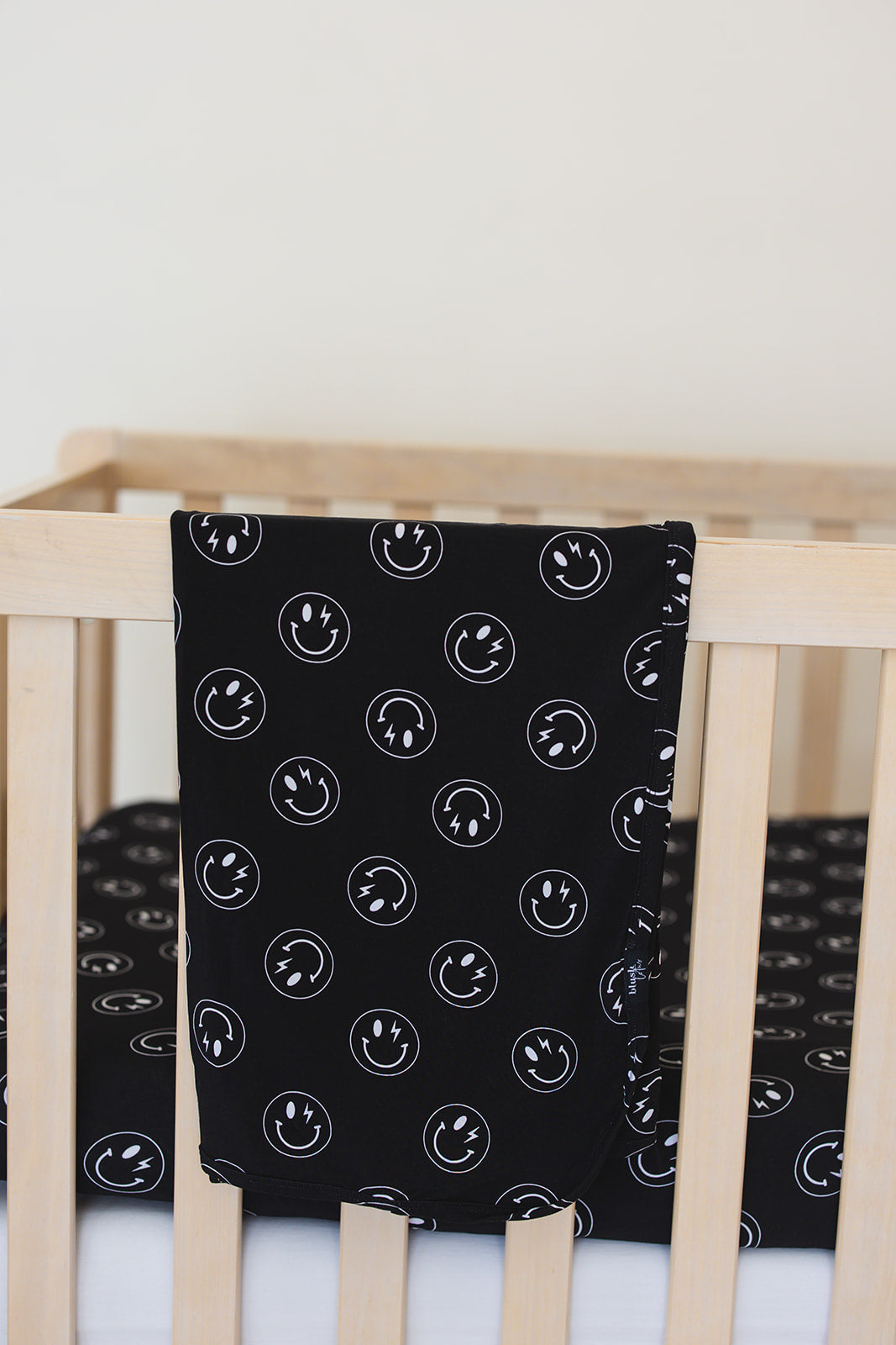 Travolta - Lightweight Blanket