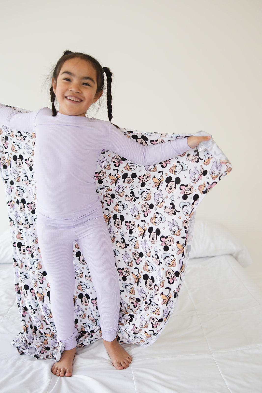 Sensational Six - Lightweight Blanket