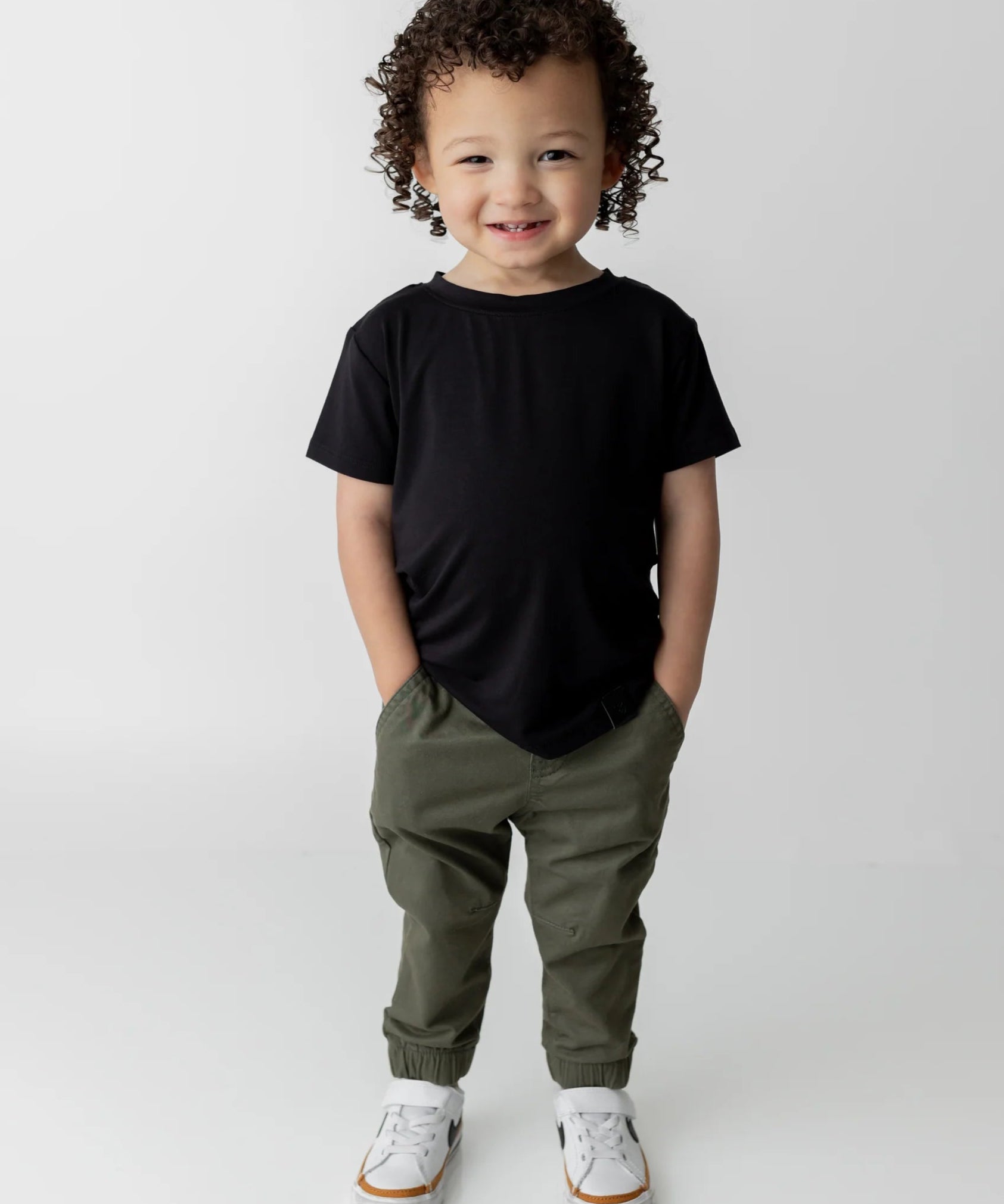 ScottieBelle_BlackTee_001_1946x_f325602d-43ad-43d2-980f-ee39f1b28723.webp