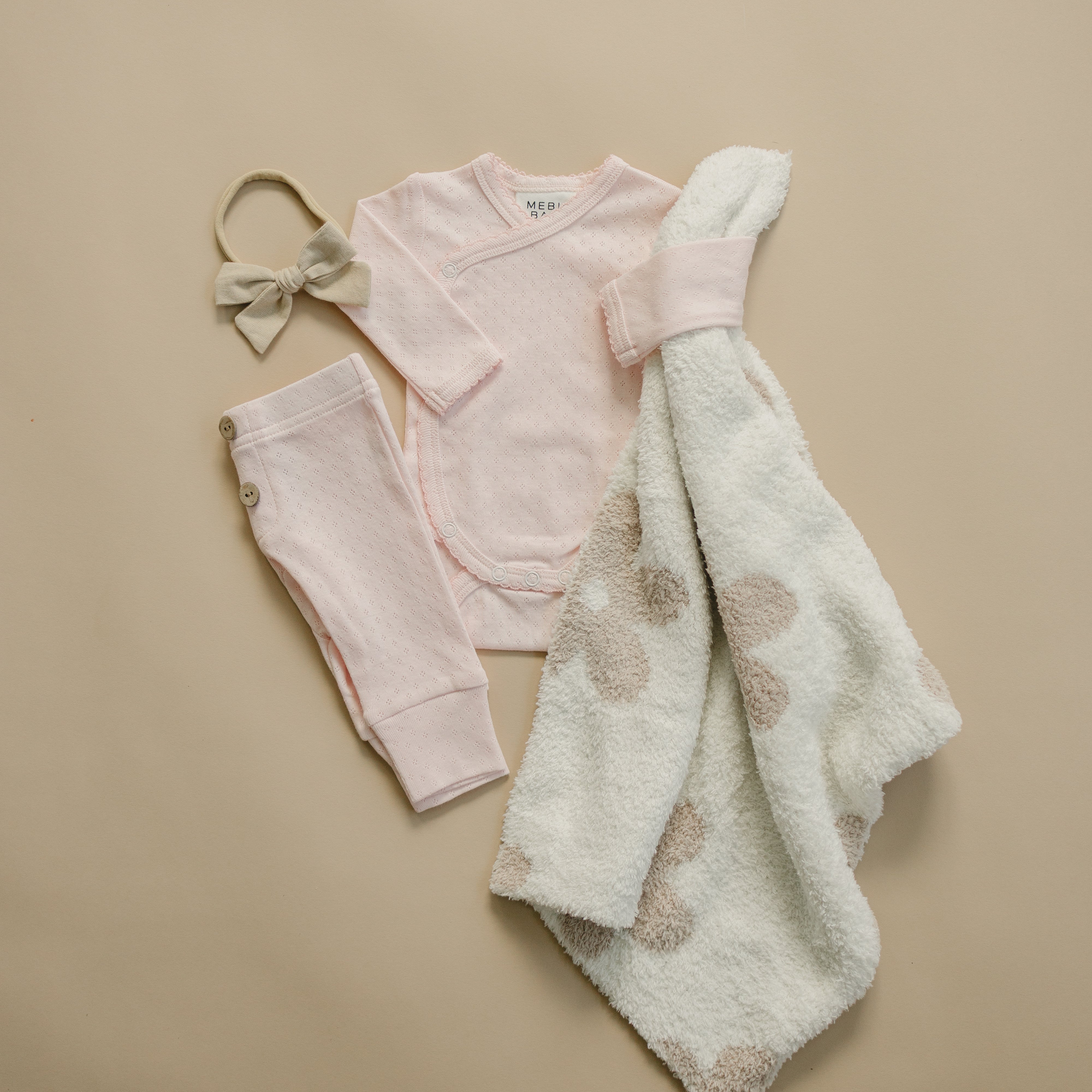 Taupe Daisy Plush Blanket
