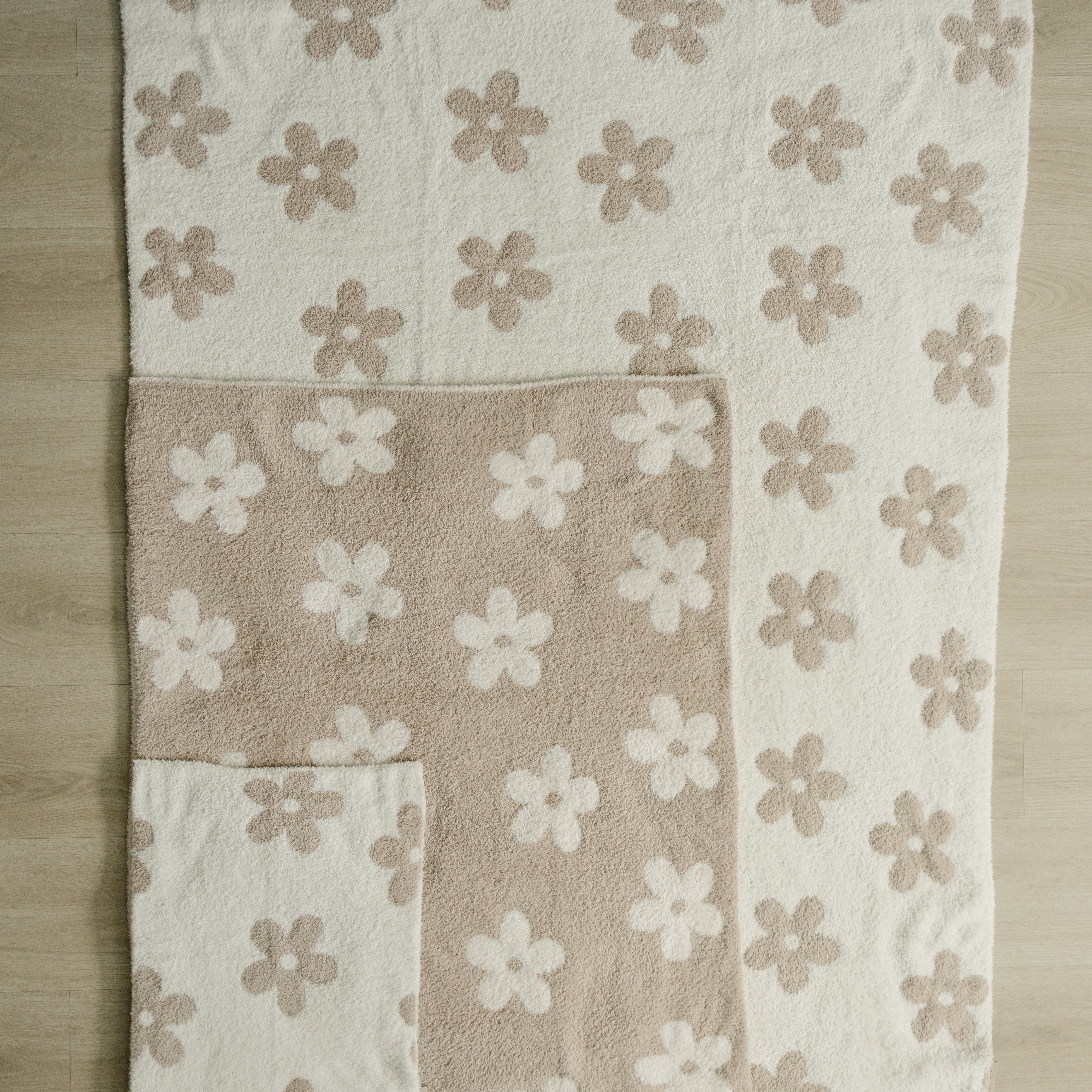 Taupe Daisy Plush Blanket