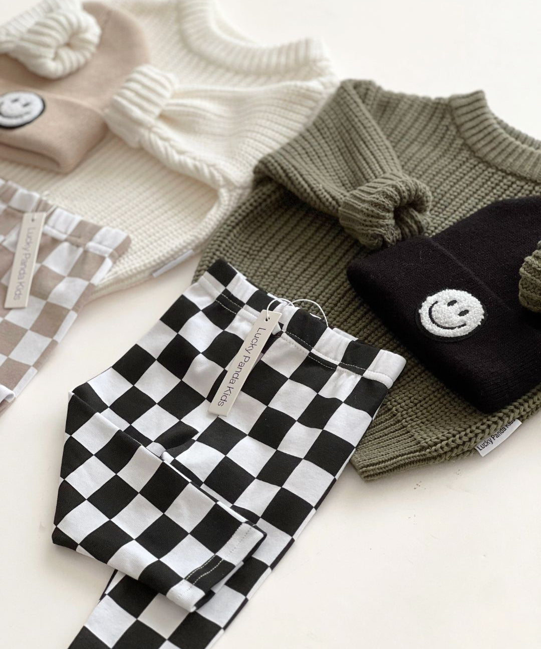 checkered-leggings-black-466726.jpg