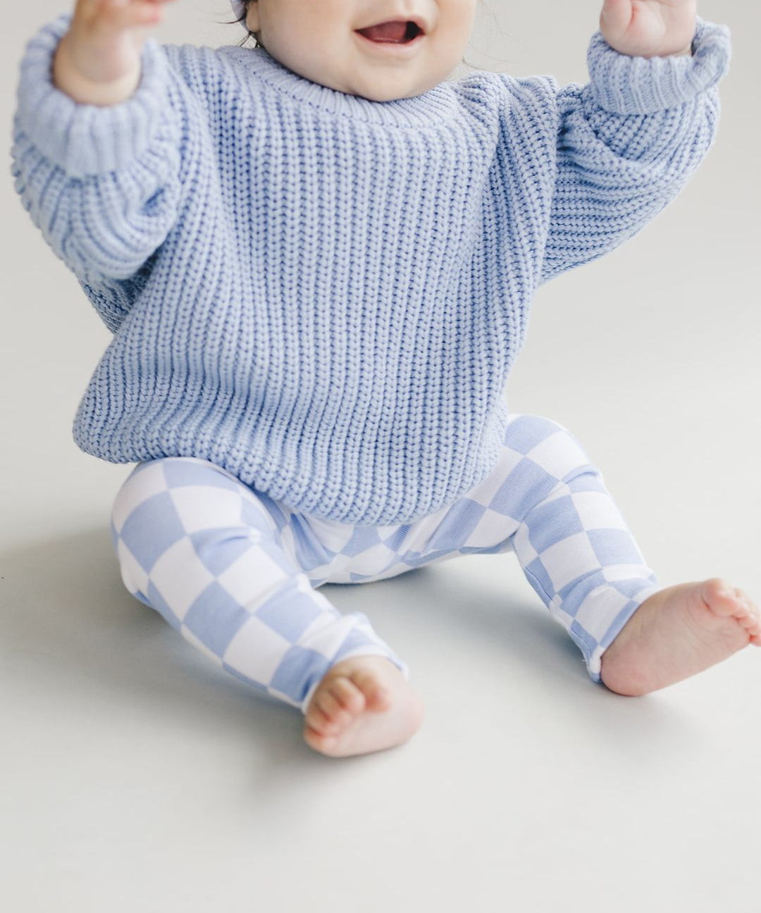 checkered-leggings-blue-879846.jpg