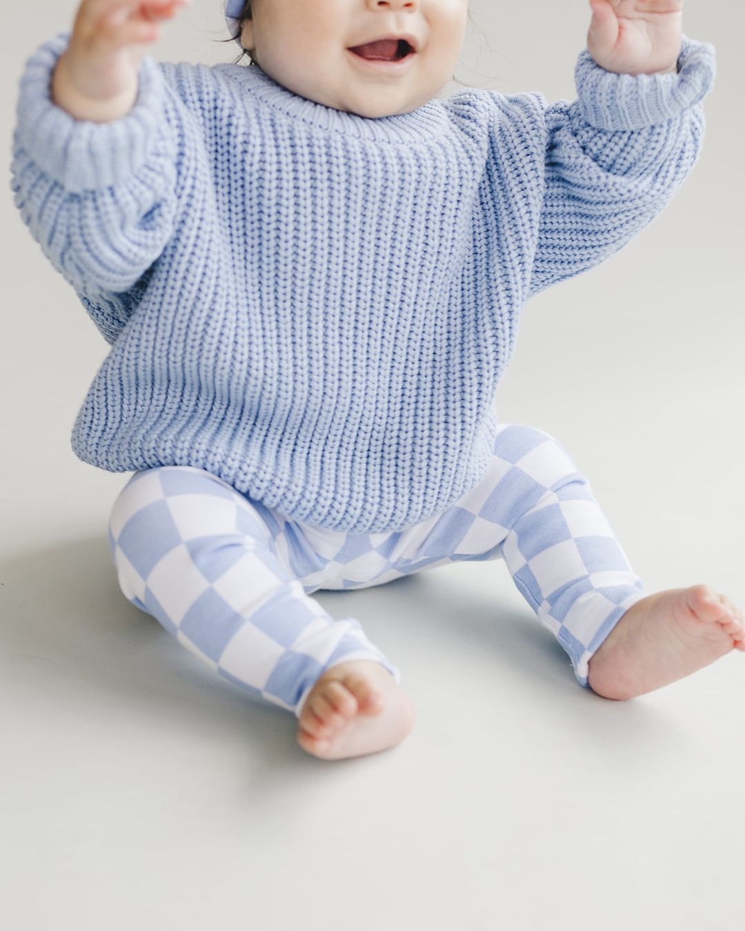 checkered-leggings-blue-879846.jpg