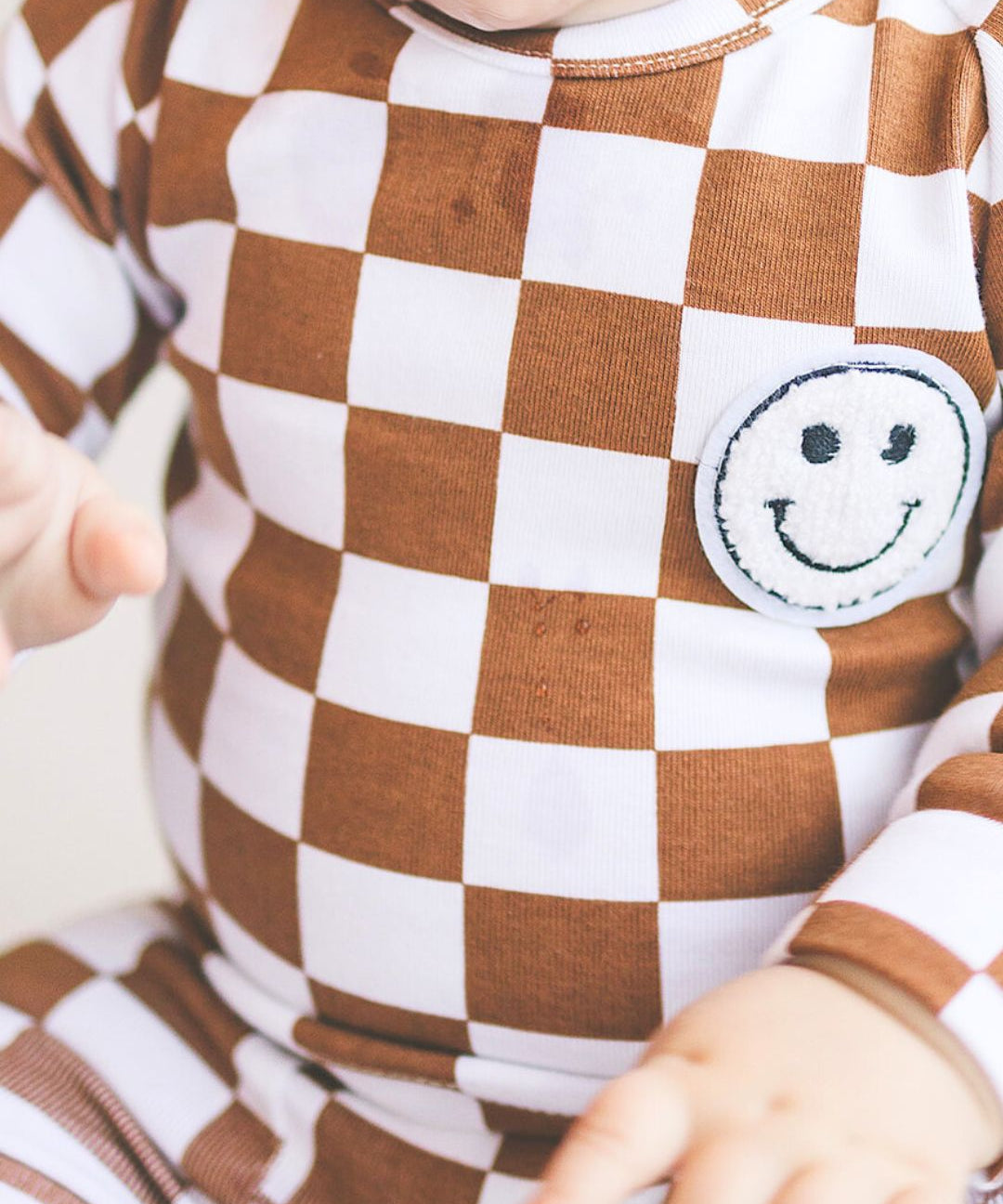 checkered-smiley-lounge-set-copper-633364.jpg