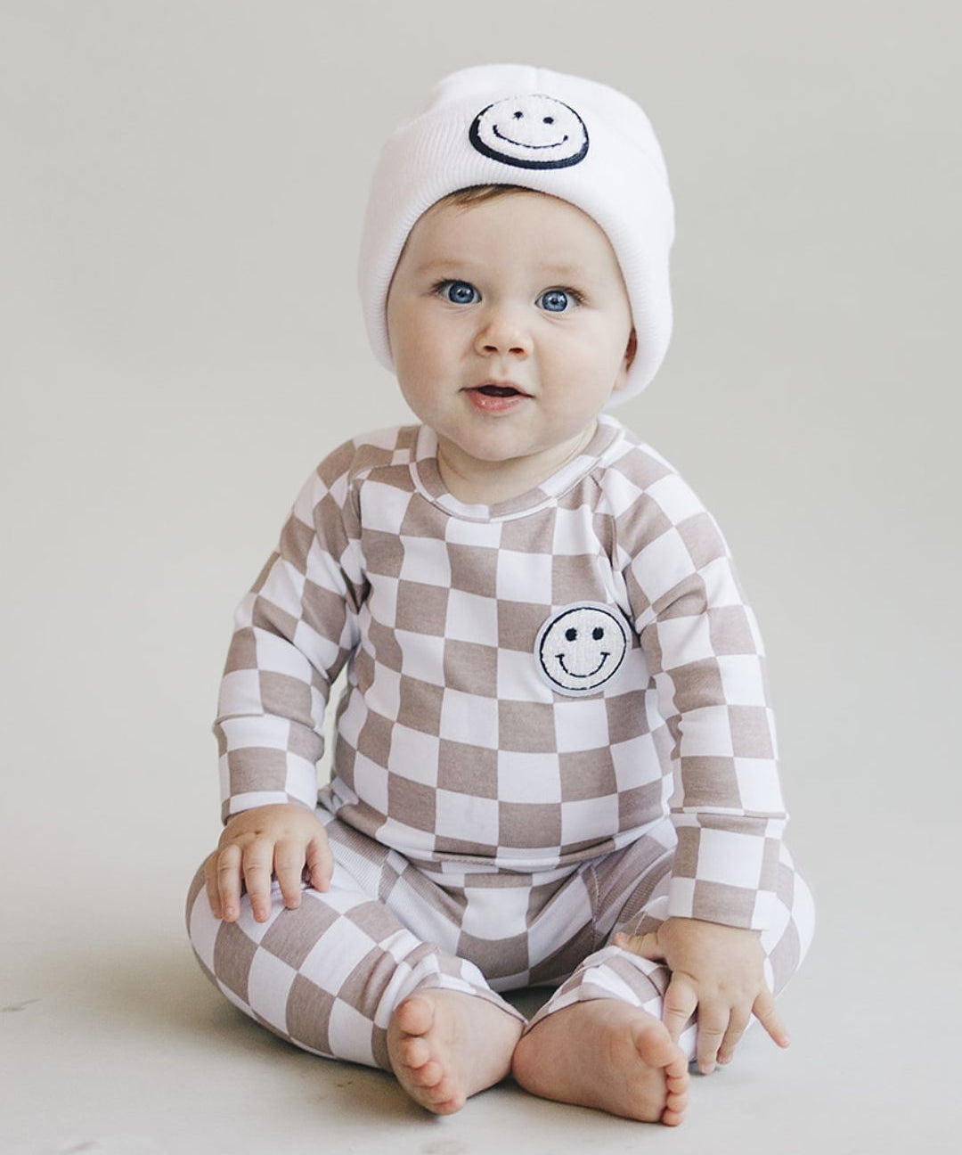 checkered-smiley-lounge-set-latte-487425.jpg