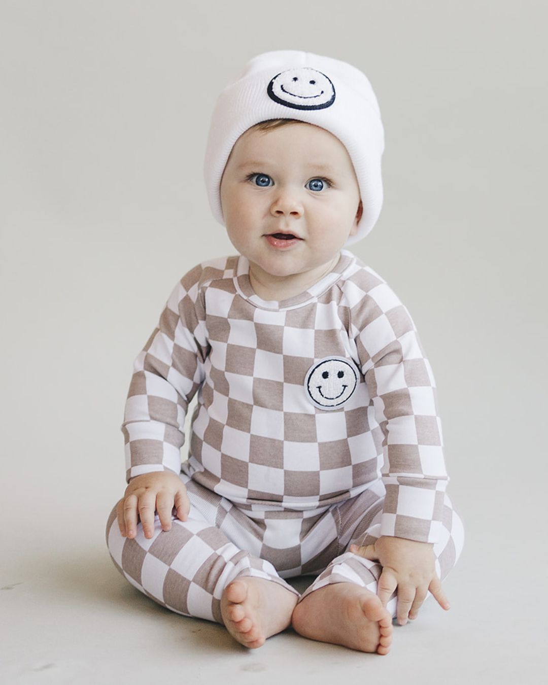 checkered-smiley-lounge-set-latte-487425.jpg