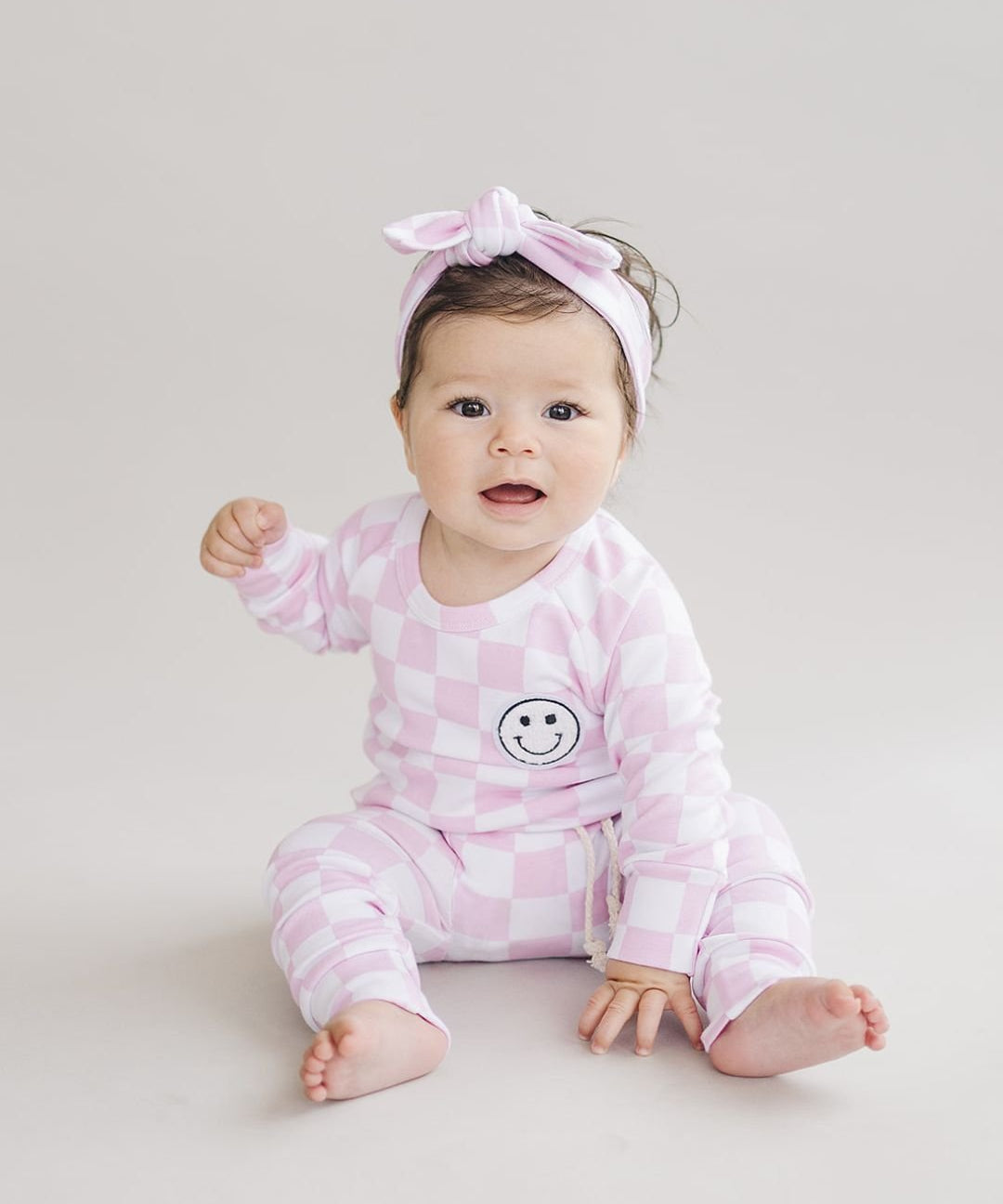 checkered-smiley-lounge-set-pink-688289.jpg
