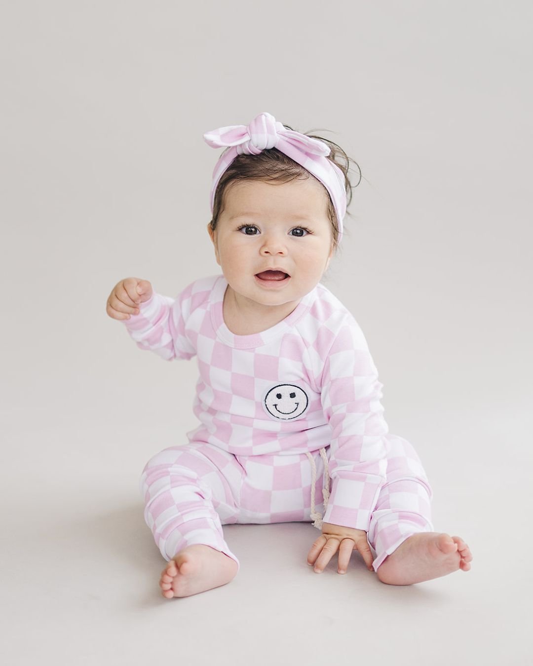 checkered-smiley-lounge-set-pink-688289.jpg