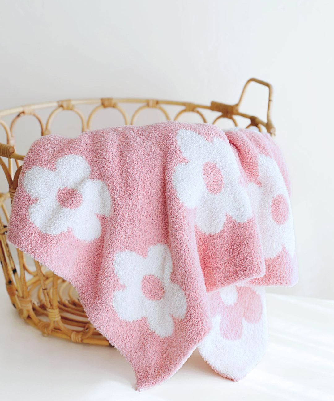daisy-fuzzy-blanket-pink-702906.jpg
