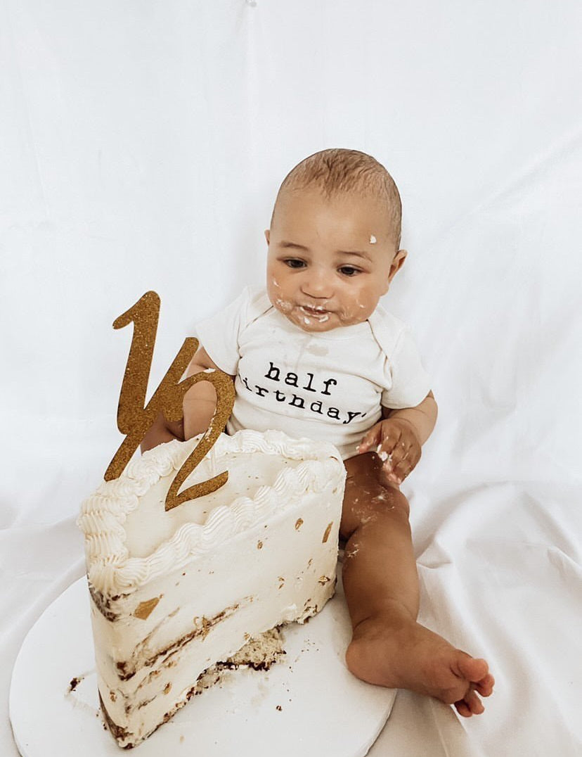 half-birthday-organic-cotton-bodysuit-466822.jpg