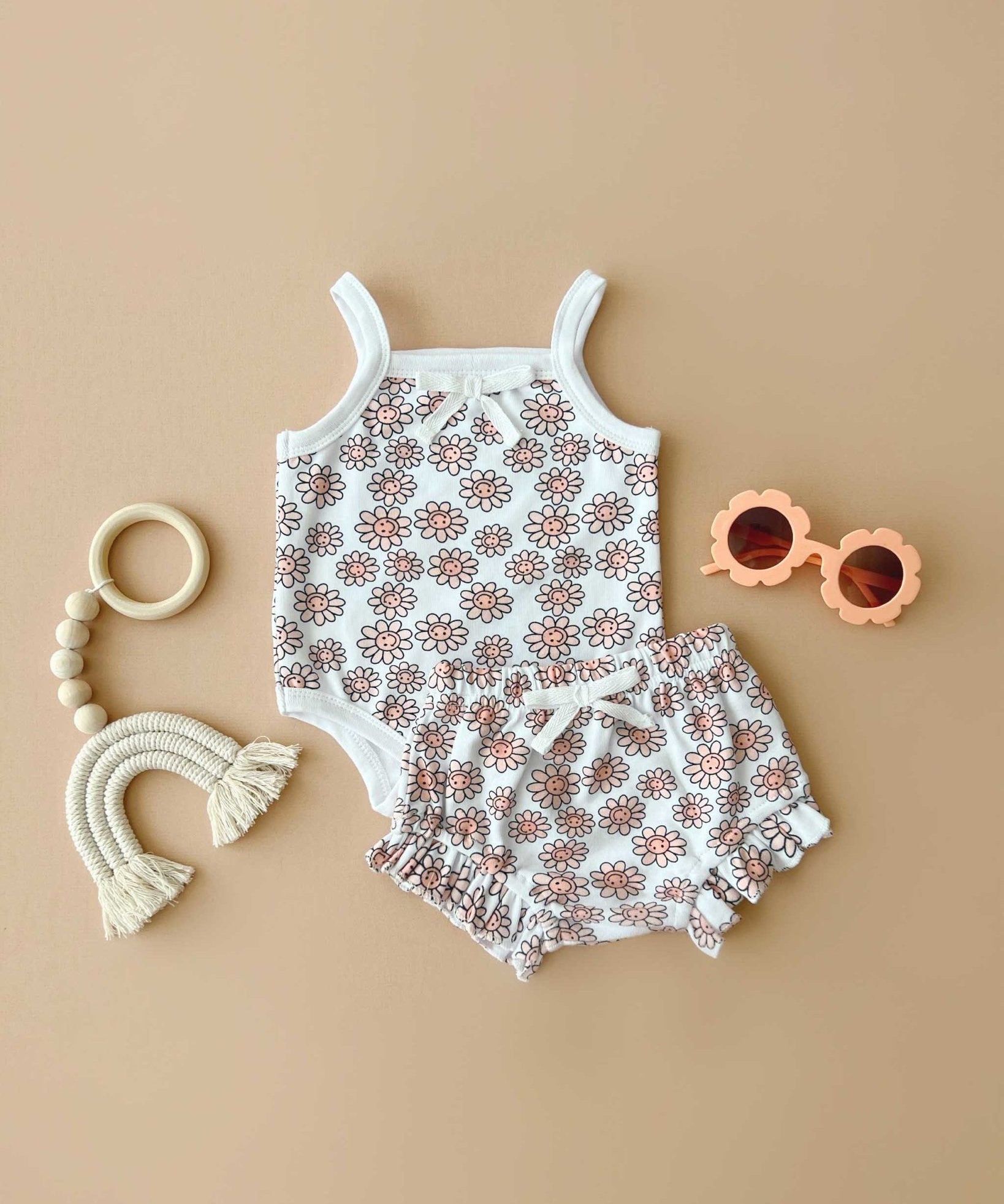 happy-daisy-set-921572.jpg