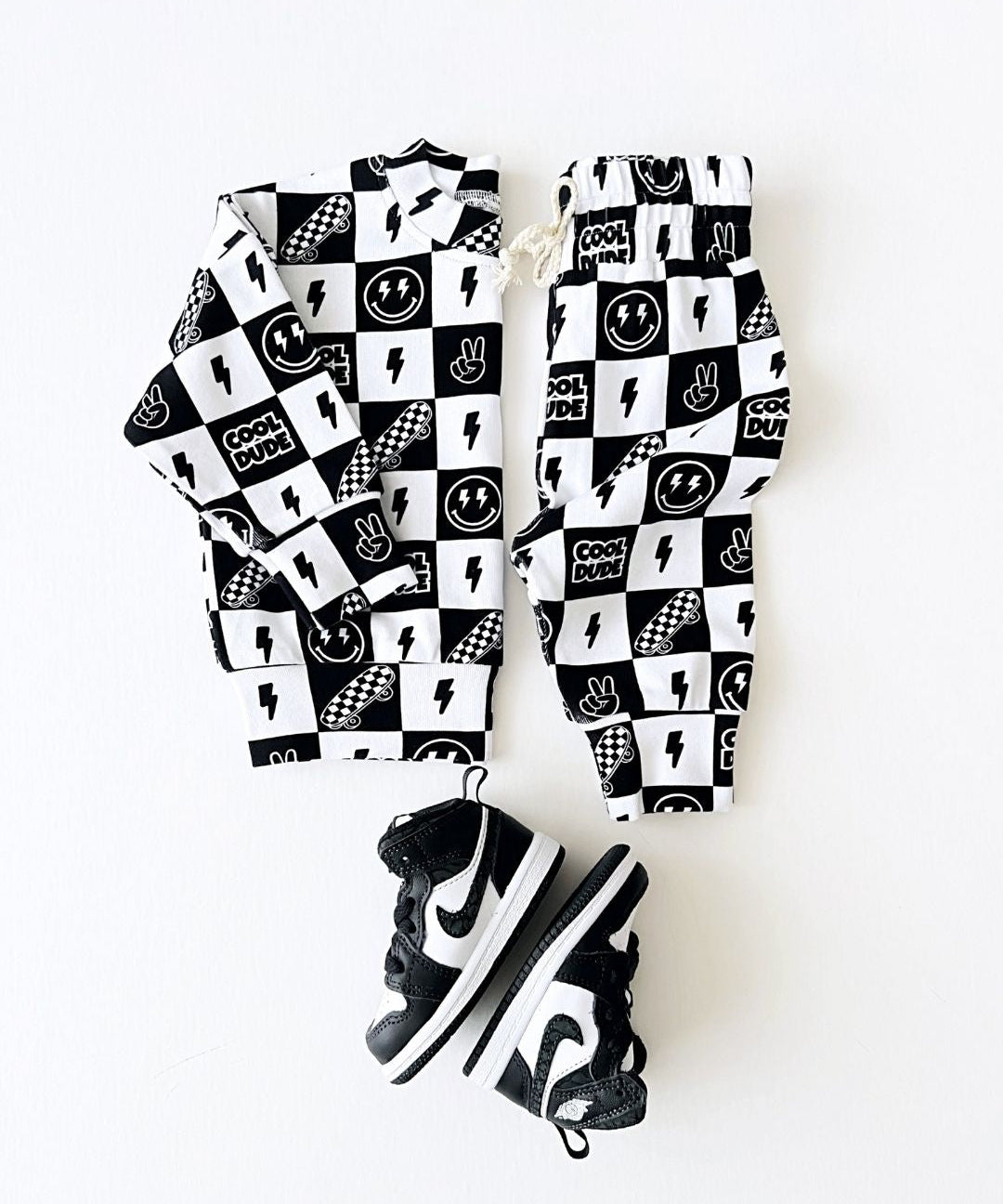 jogger-set-cool-dude-642850.jpg
