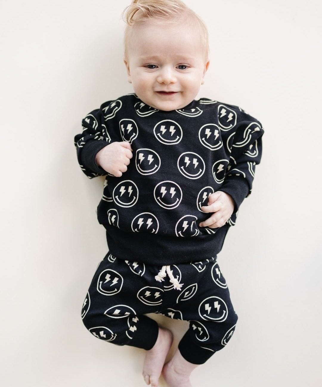 jogger-set-electric-smiley-155624.jpg