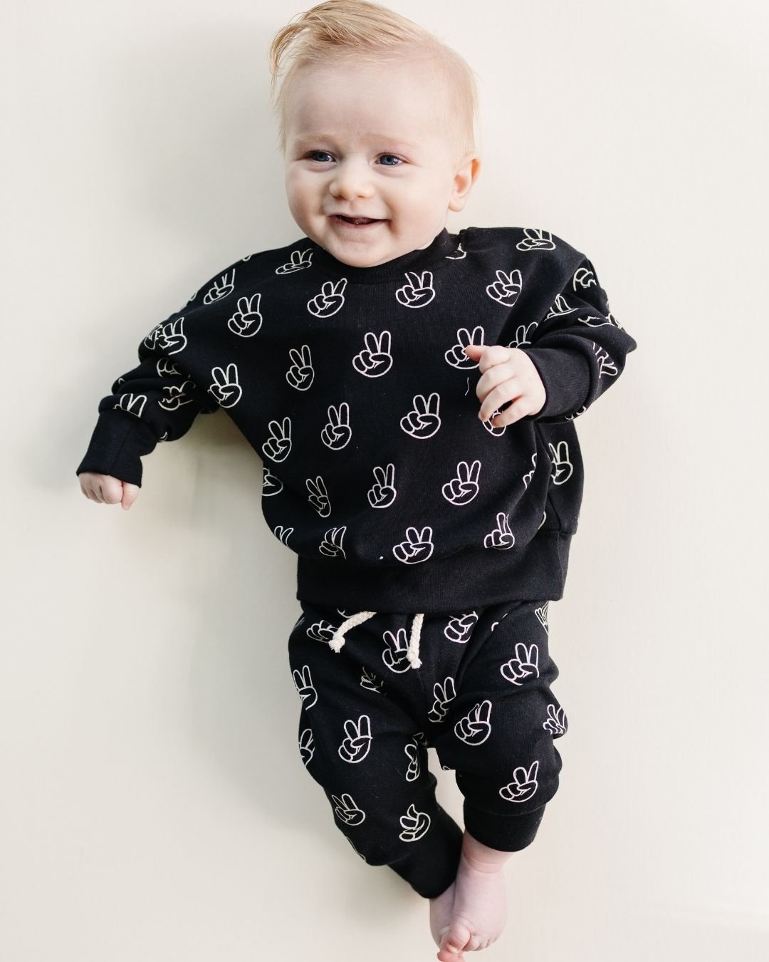 jogger-set-good-vibes-570355.jpg